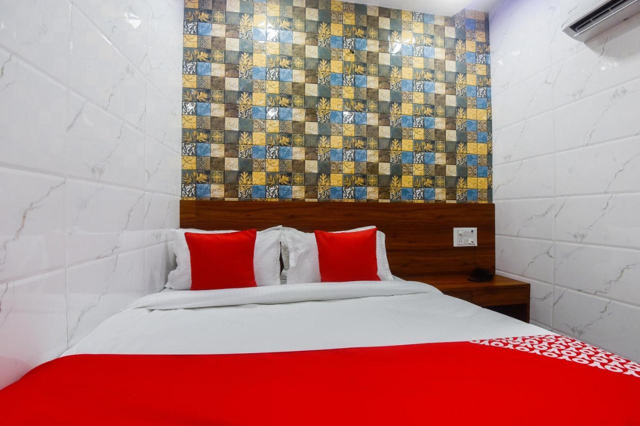 Oyo 63295 T Junction Residency Hotell Mumbai Exteriör bild