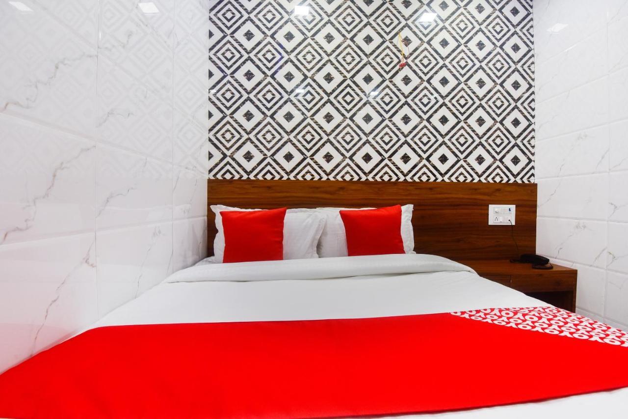Oyo 63295 T Junction Residency Hotell Mumbai Exteriör bild