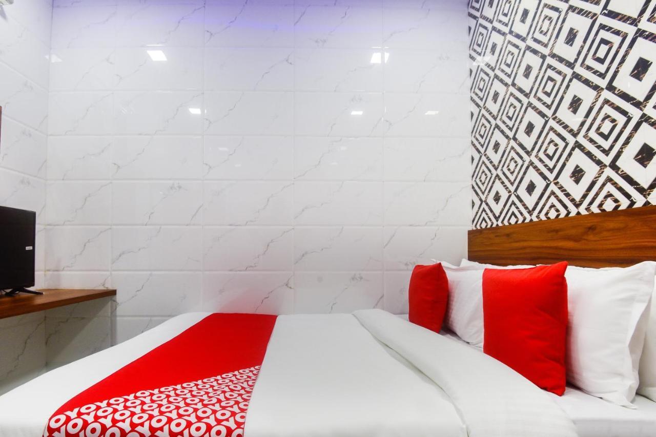 Oyo 63295 T Junction Residency Hotell Mumbai Exteriör bild