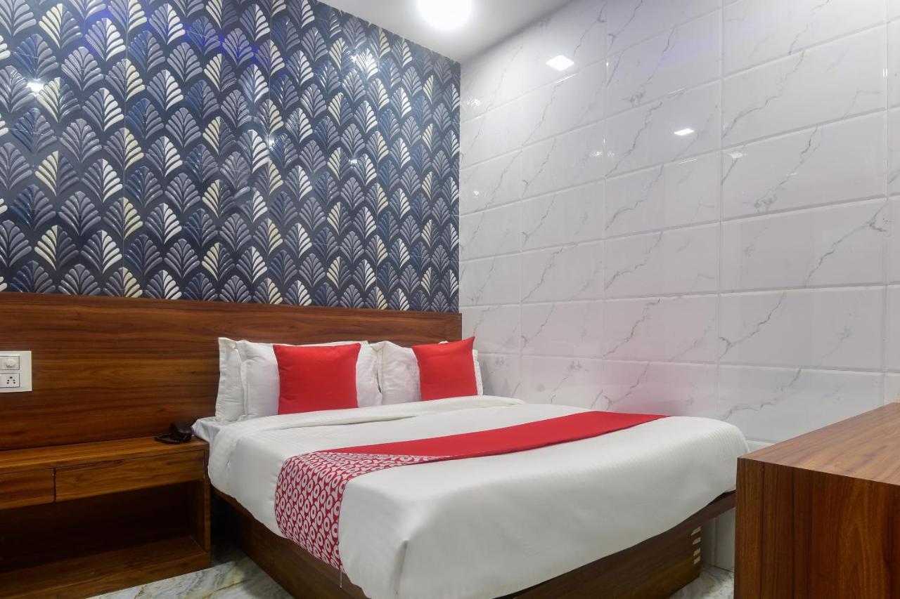 Oyo 63295 T Junction Residency Hotell Mumbai Exteriör bild